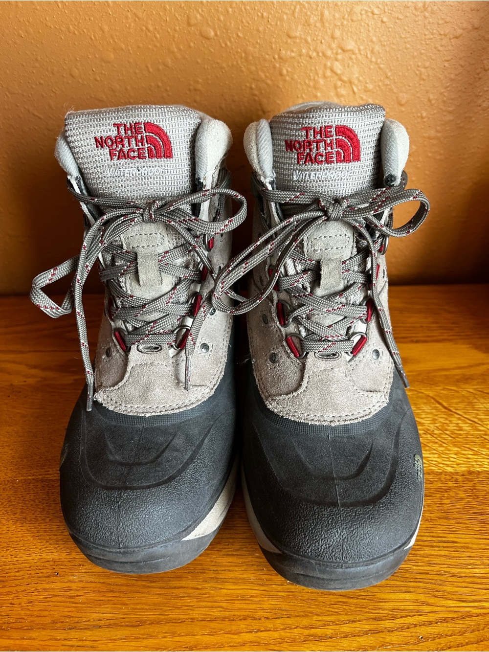 6 -The North Face - Waterproof Chilkat boots, gray suede upper sections & rubber